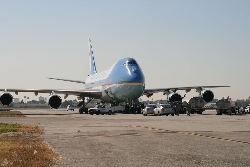 air force one10 Air Force One   The Safest Airplane in the World