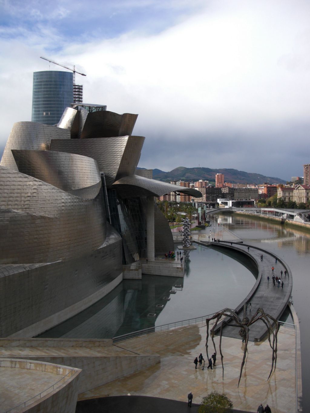 guggenheim museum9 Amazing Building of Guggenheim Museum in Bilbao