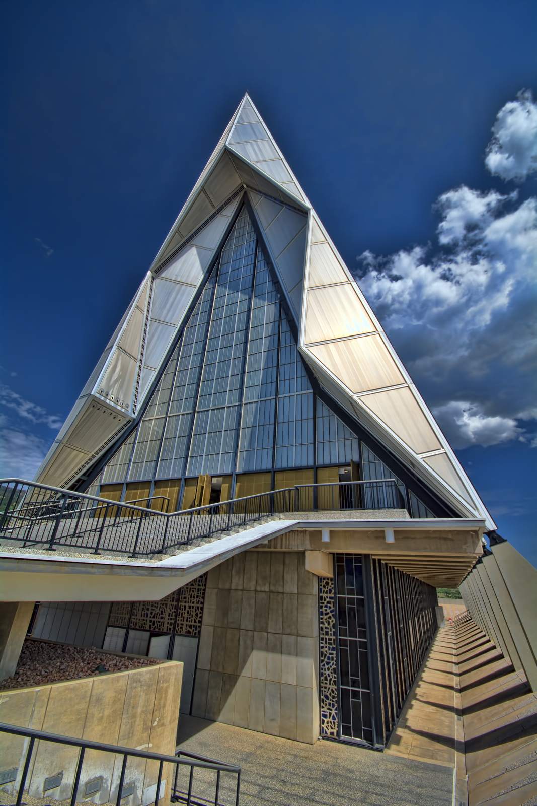 Amazing Buildings Air Force Academy Chapel air force academy1 Amazing Buildings Air Force Academy Chapel
