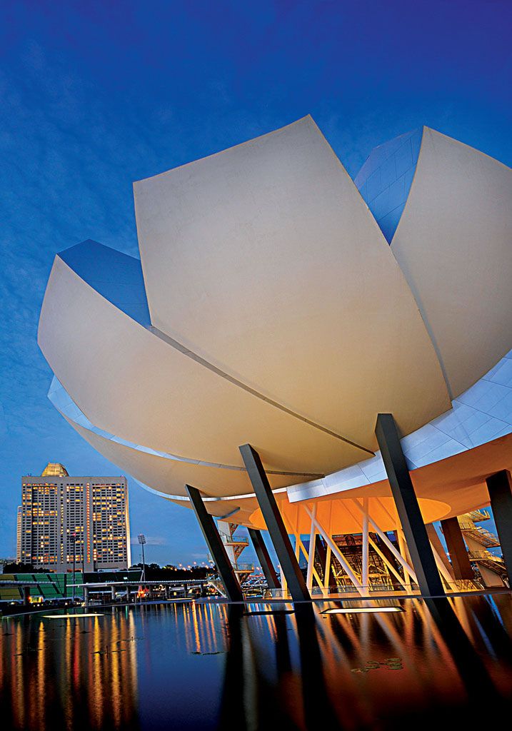 singapore art museum4 ArtScience Museum in Singapore Inspired by Lotus Flower