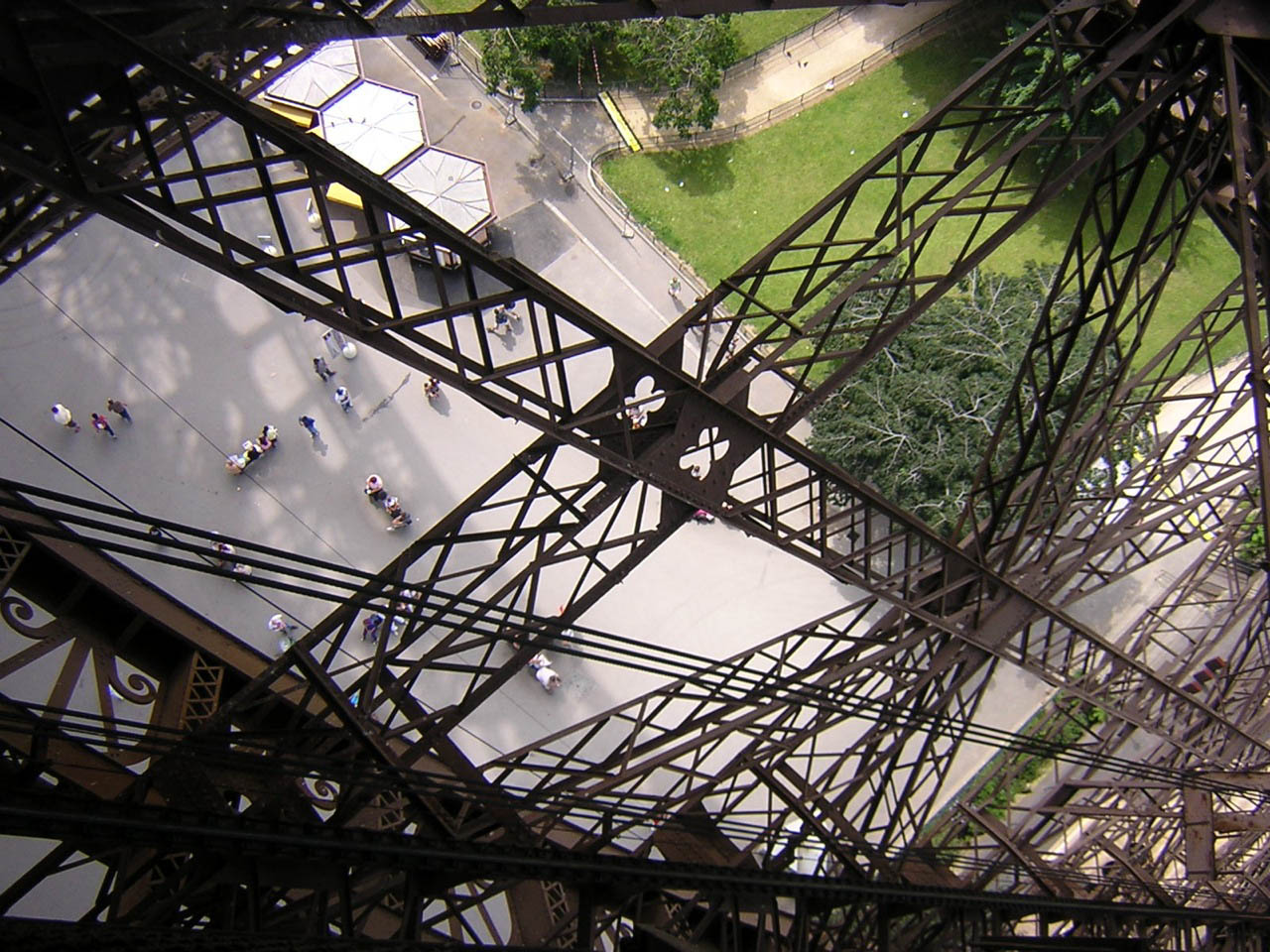 eiffel tower13 How Tall is the Eiffel Tower, Paris