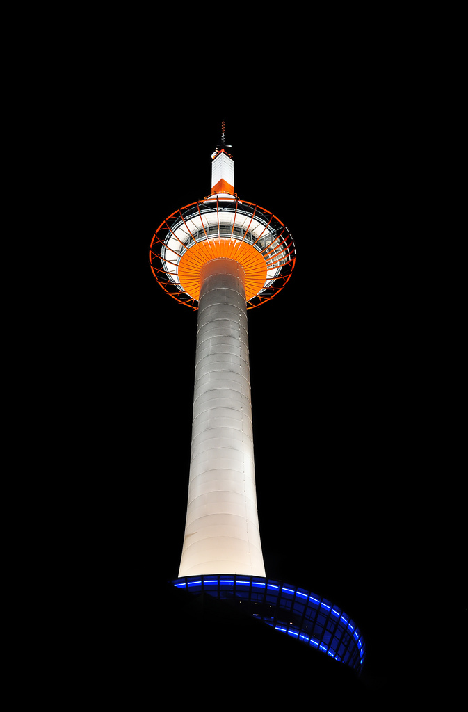 kyoto tower1 Kyoto Tower by Night