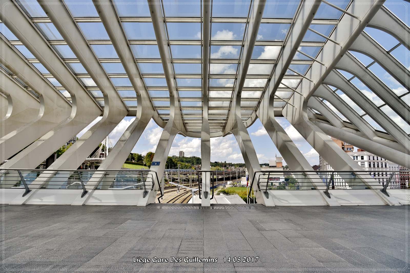 gare des guillemins2 Liege Guillemins Railway Station by Santiago Calatrava