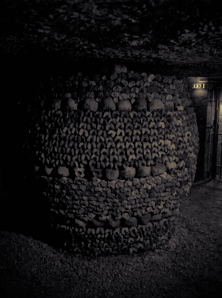 mysterious catacombs paris5 The Mysterious Catacombs of Paris