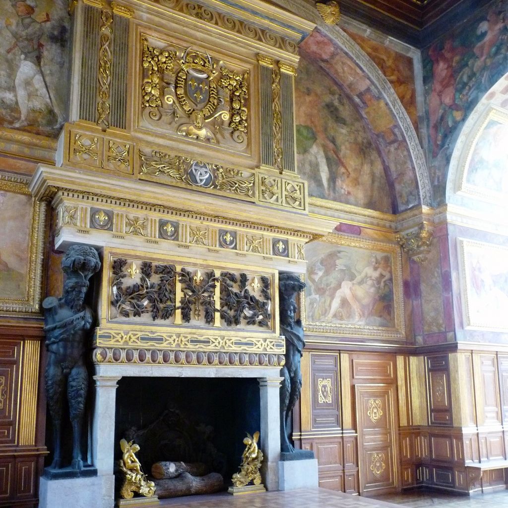 chateau  fontainebleau2 Palace of Fontainebleau   One of the Largest French Royal Chateaux