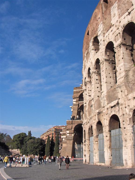 rome colosseum14 Rome Colosseum An Imposing and Beautiful Sight