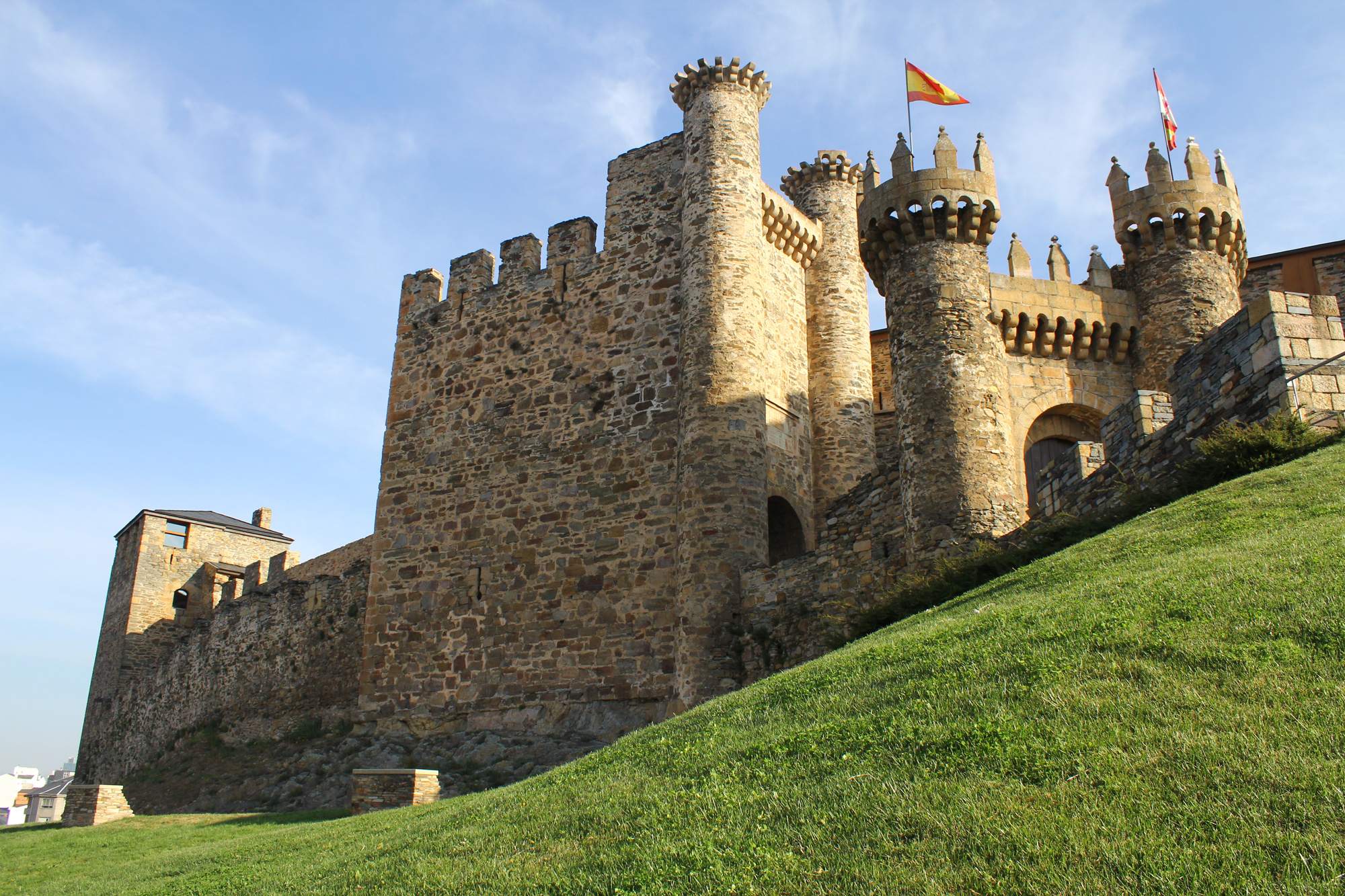 castle ponferrada1 Templar Castle of Ponferrada, Spain