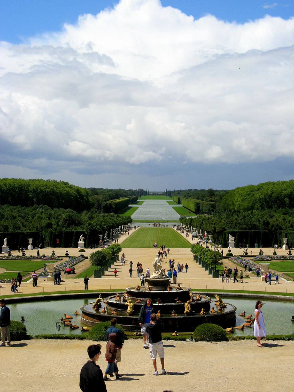 chateau de versailles2 Versaille One of the Most Popular Visitor Attractions around Paris