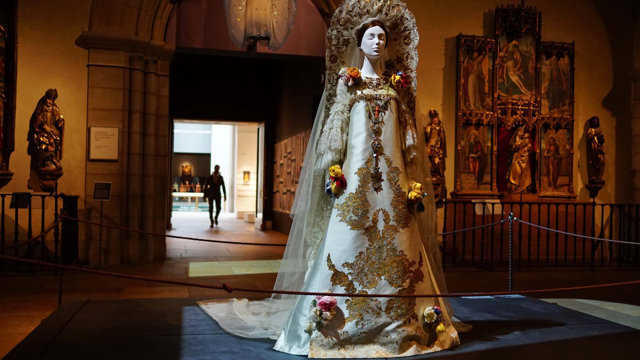 heavenly bodies1 Heavenly Bodies: Fashion and the Catholic Imagination in MET