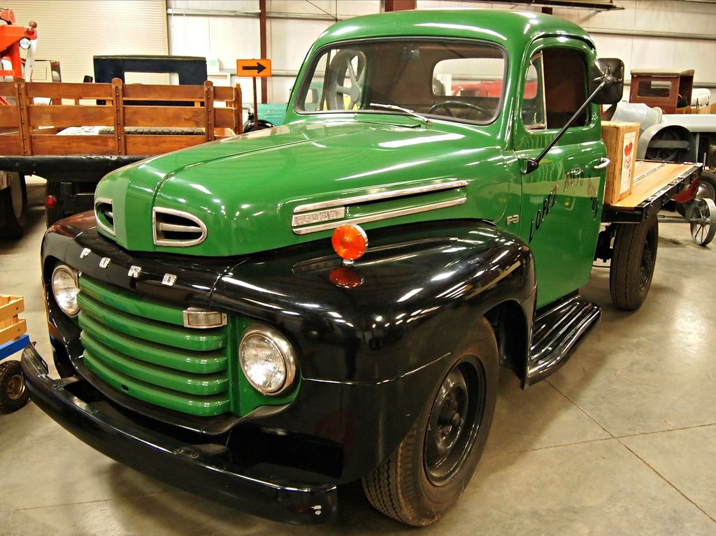 classic trucks20 Classic Trucks in Hays Antique Museum, California