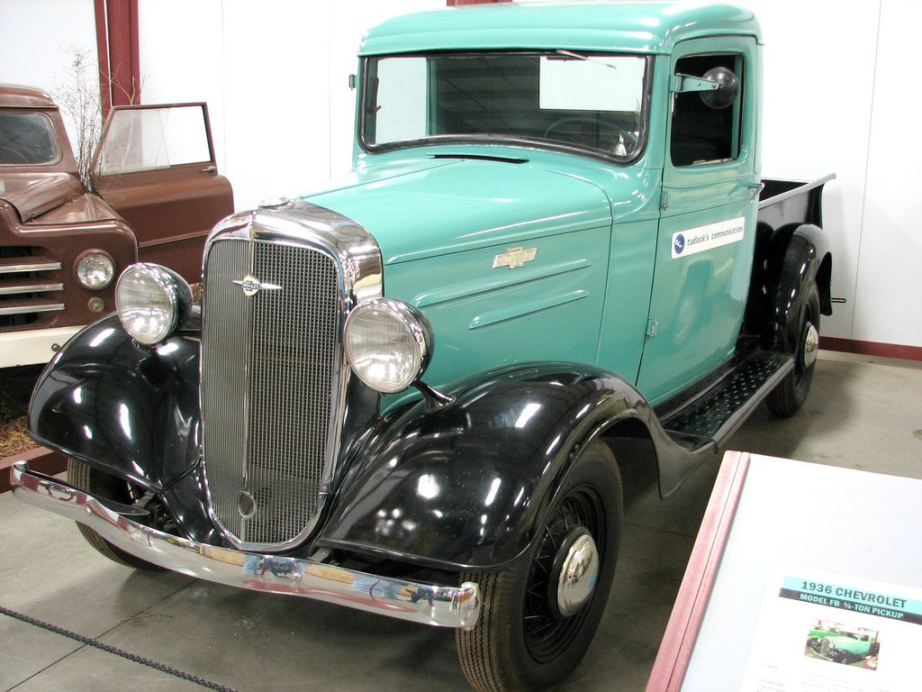 classic trucks5 Classic Trucks in Hays Antique Museum, California