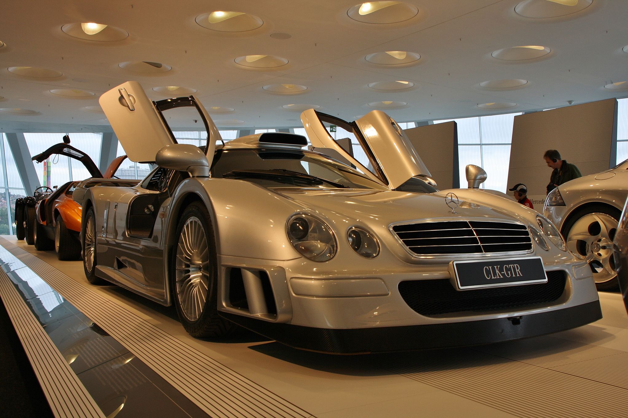 mercedes benz museum6 Mercedes Benz Museum in Stuttgart, Germany