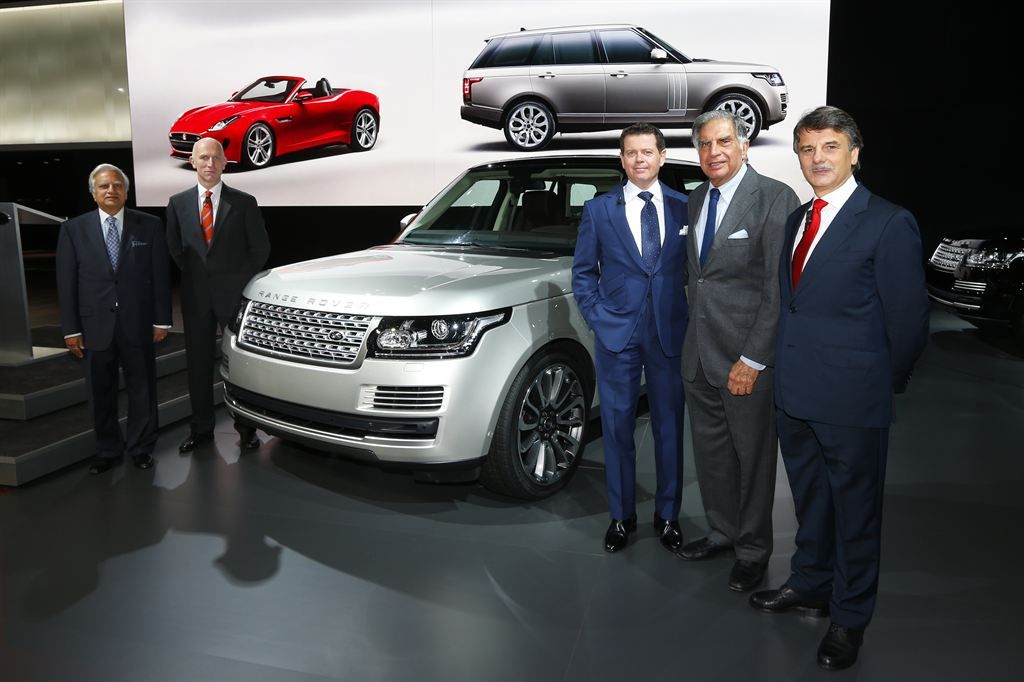 new rangerover12 New Range Rover Revealed at Paris Motor Show
