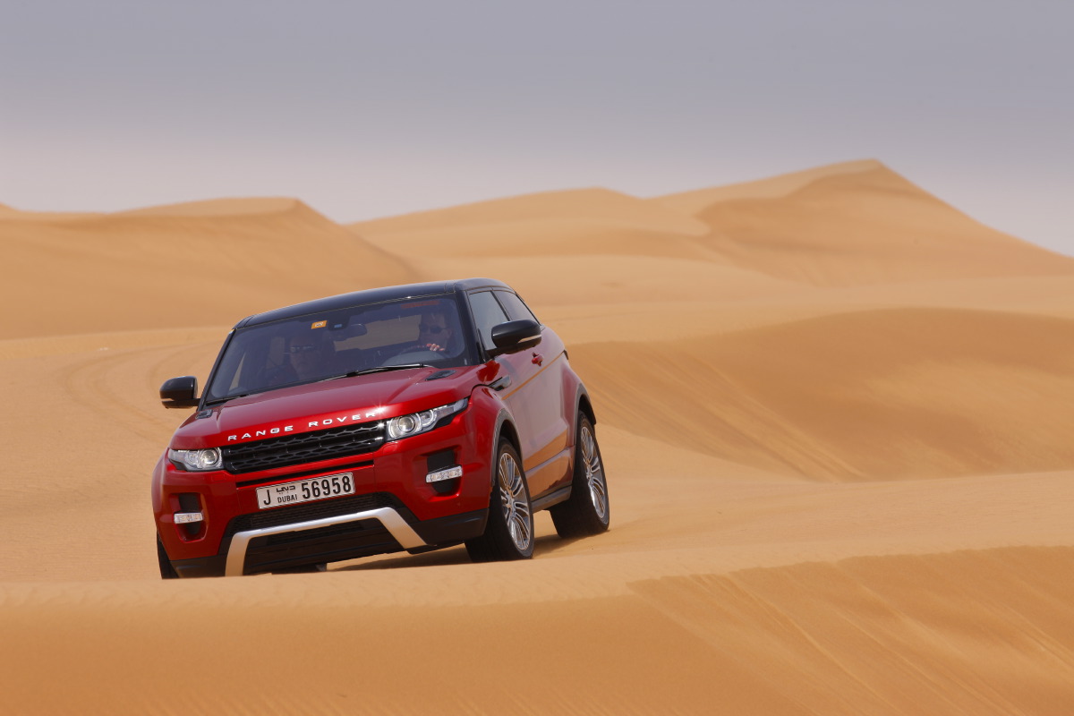 range rover evoque11 Welcome to Desert with Range Rover Evoque