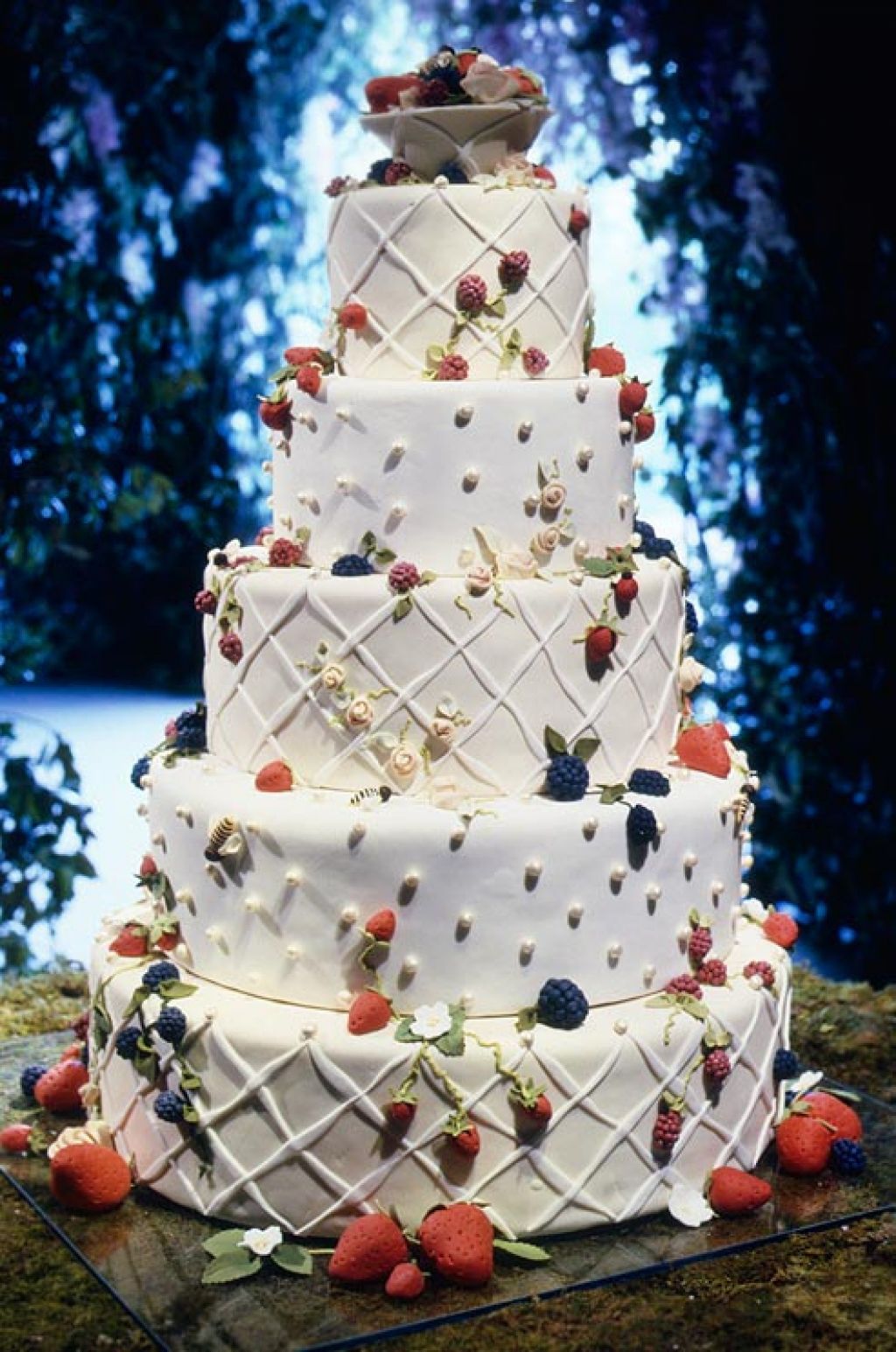 wedding cake Creative Wedding Cakes Inspiration