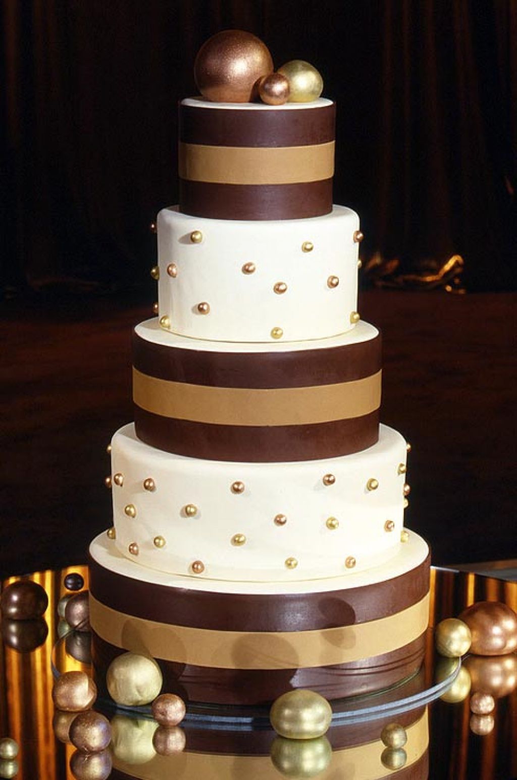 wedding cake11 Creative Wedding Cakes Inspiration