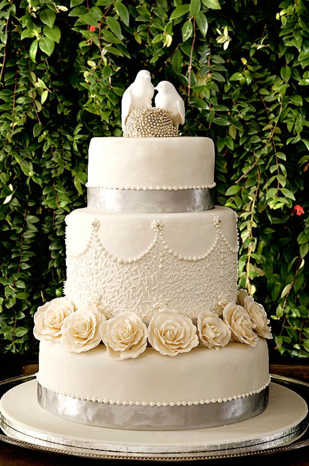 wedding cake3 Creative Wedding Cakes Inspiration