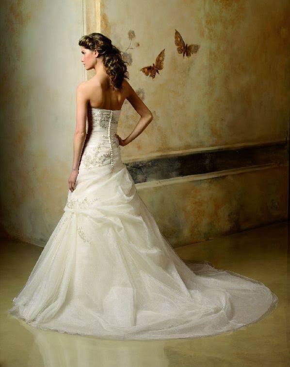 white wedding dress9 Be a Princess in White Wedding Dress