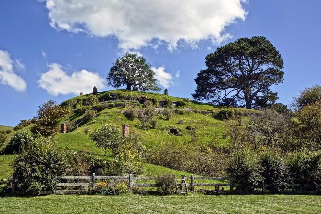 hobbiton movie set1 Hobbiton Movie Set in Matamata, North Island of New Zealand