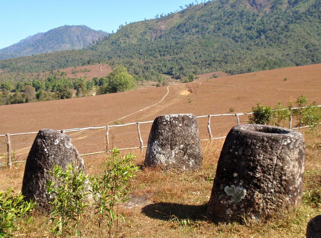 plain jars8 Mysterious Plain of Jars in Laos
