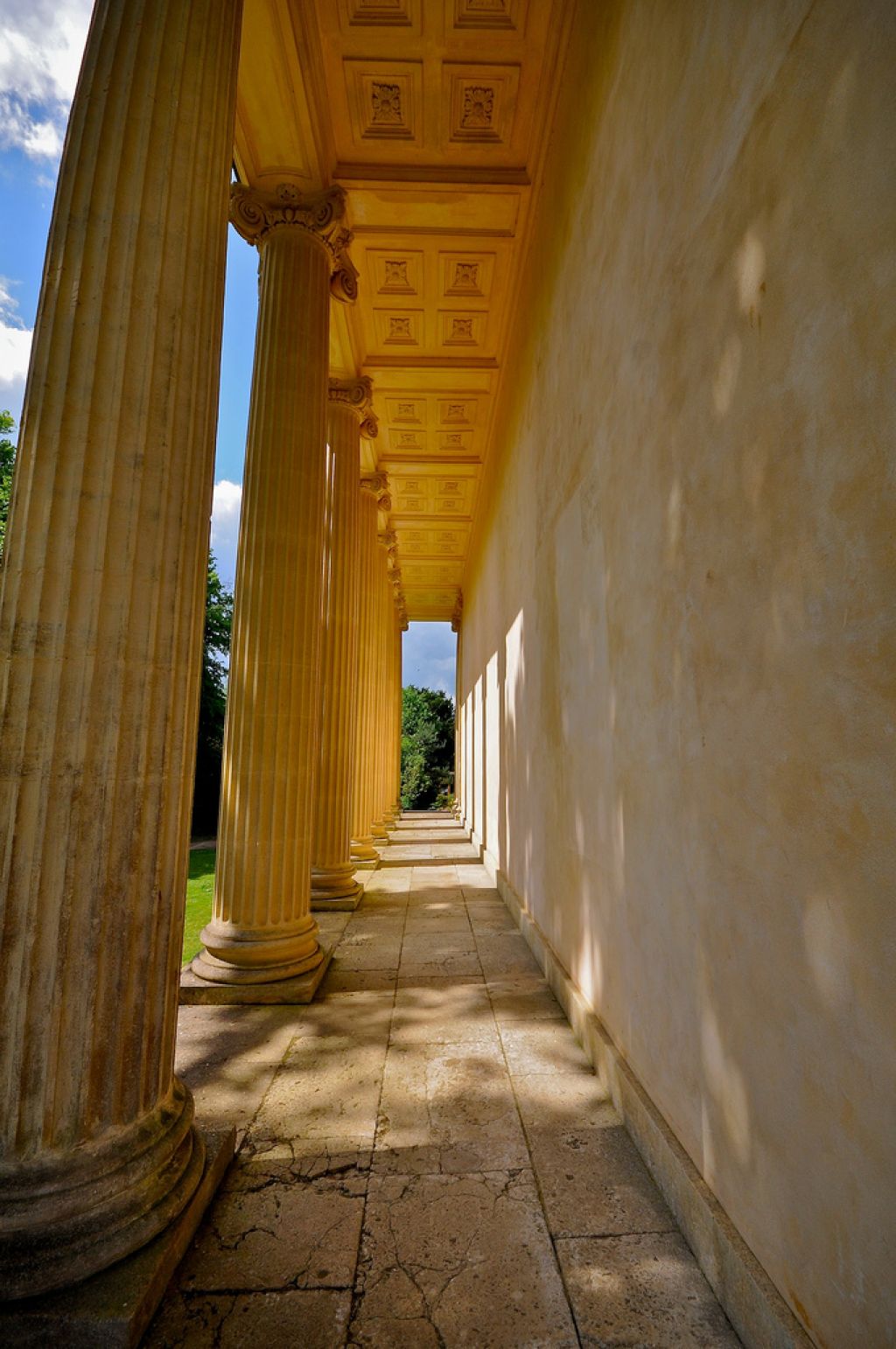 gardens stowe6 The Temple of Concord and Victory at Stowe Park