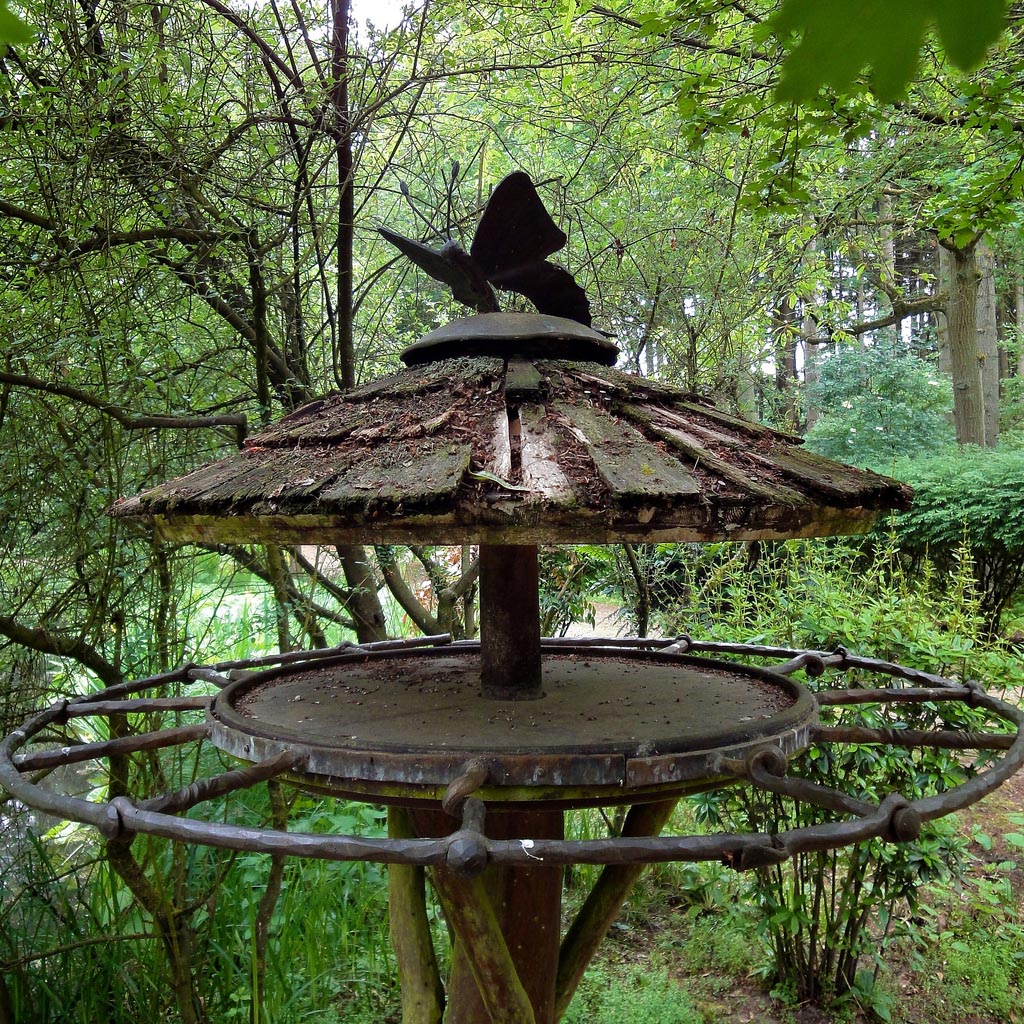 bird house12 Smarten Up Your Garden with Stylish Bird House