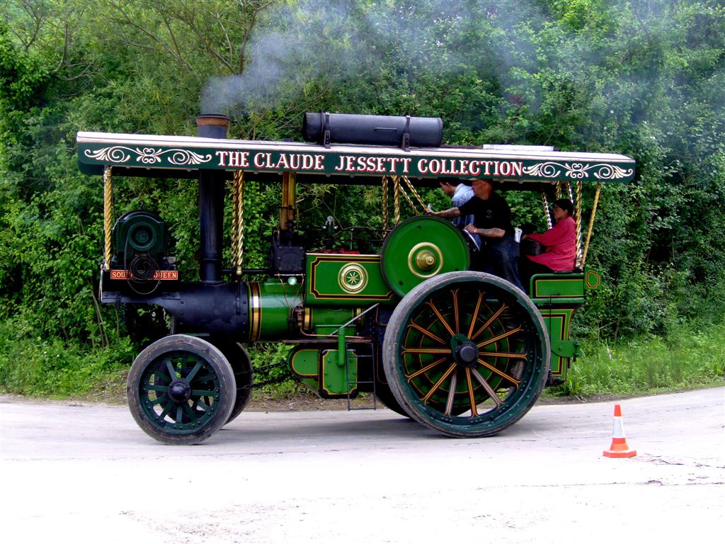 steam power8 Steam Powered Machines on The Road