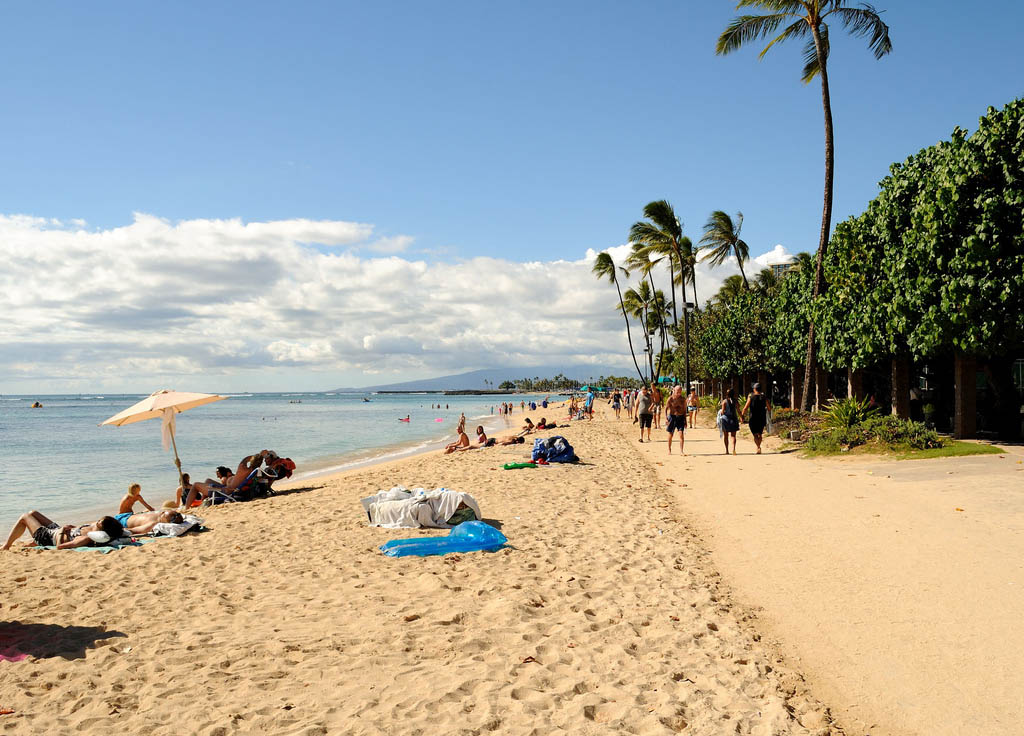 Where to Spend Christmas Holidays waikiki beach3 Where to Spend Christmas Holidays