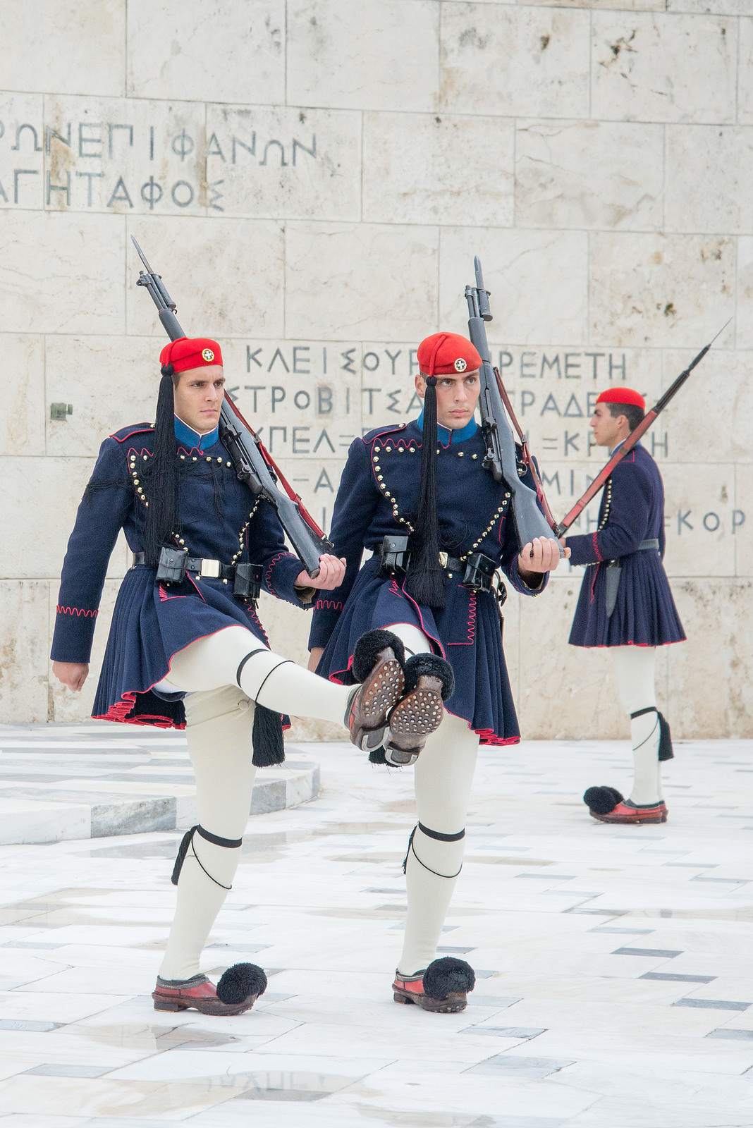 changing guards1 The Changing of Guards in Athens