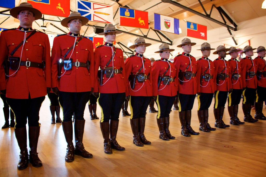 royal canadian mounted police12 The Royal Canadian Mounted Police (Mounties)