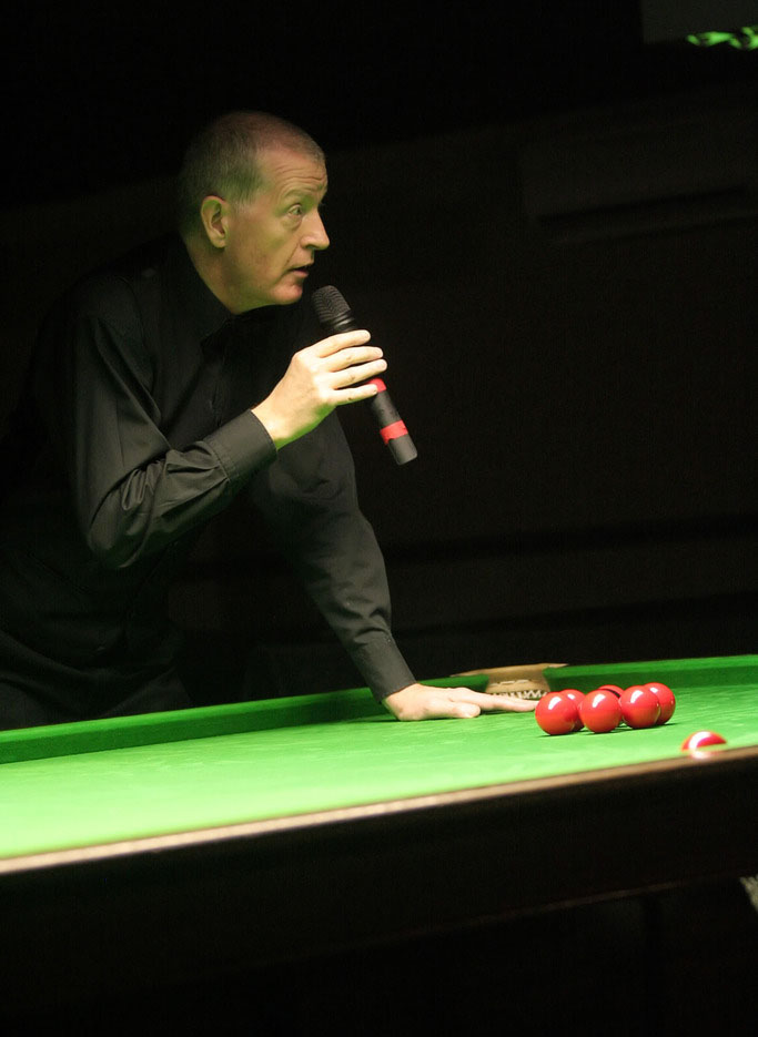 steve davis8 Snooker Legend Steve Davis at Crucible Theatre