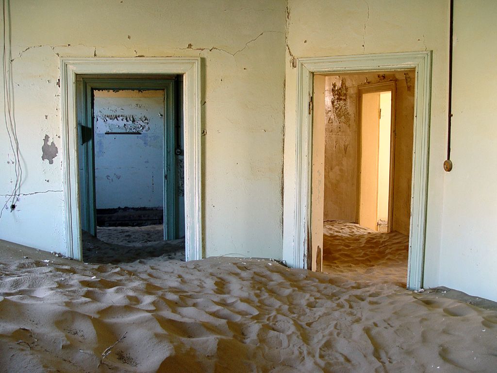 kolmanskop8 Abandoned Kolmanskop Ghost Town in Namibia