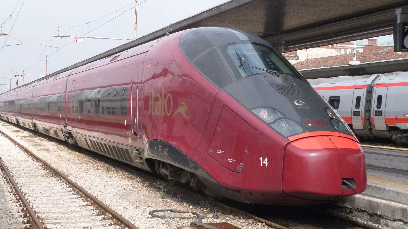 agv 5751 AGV Italo   The Most Modern Train in Europe