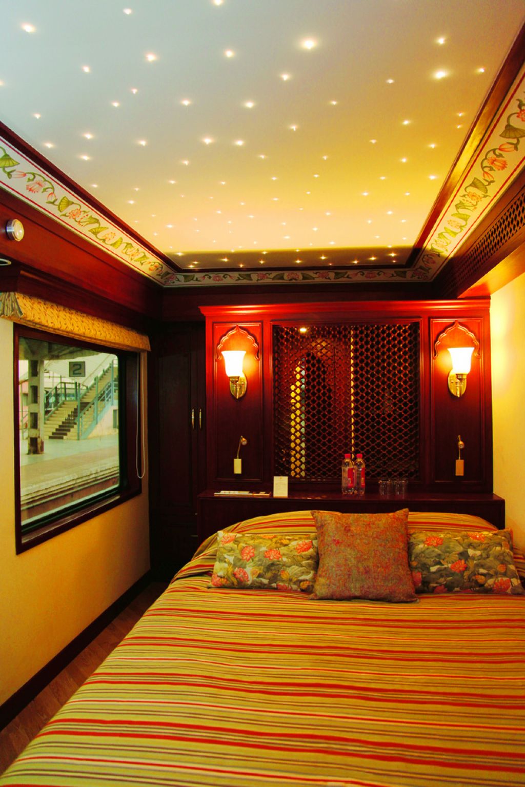maharaja express10 Maharajas Express   One of the Most Luxurious Trains in World