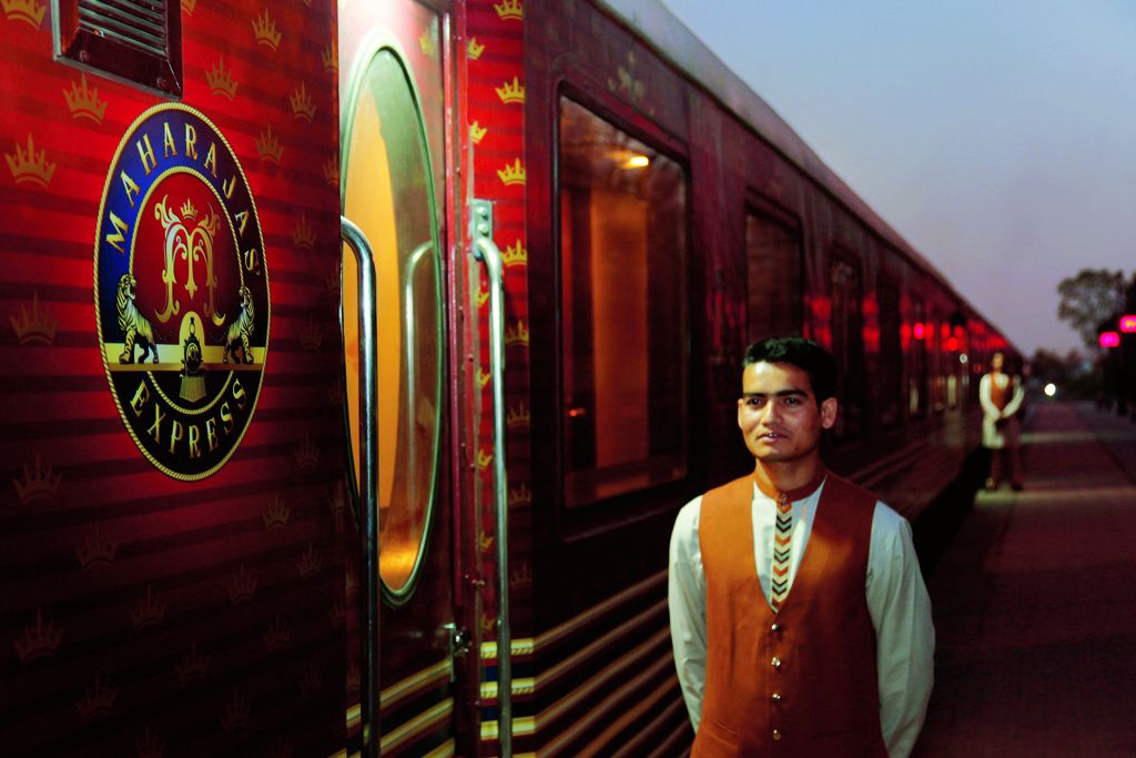 maharaja express5 Maharajas Express   One of the Most Luxurious Trains in World
