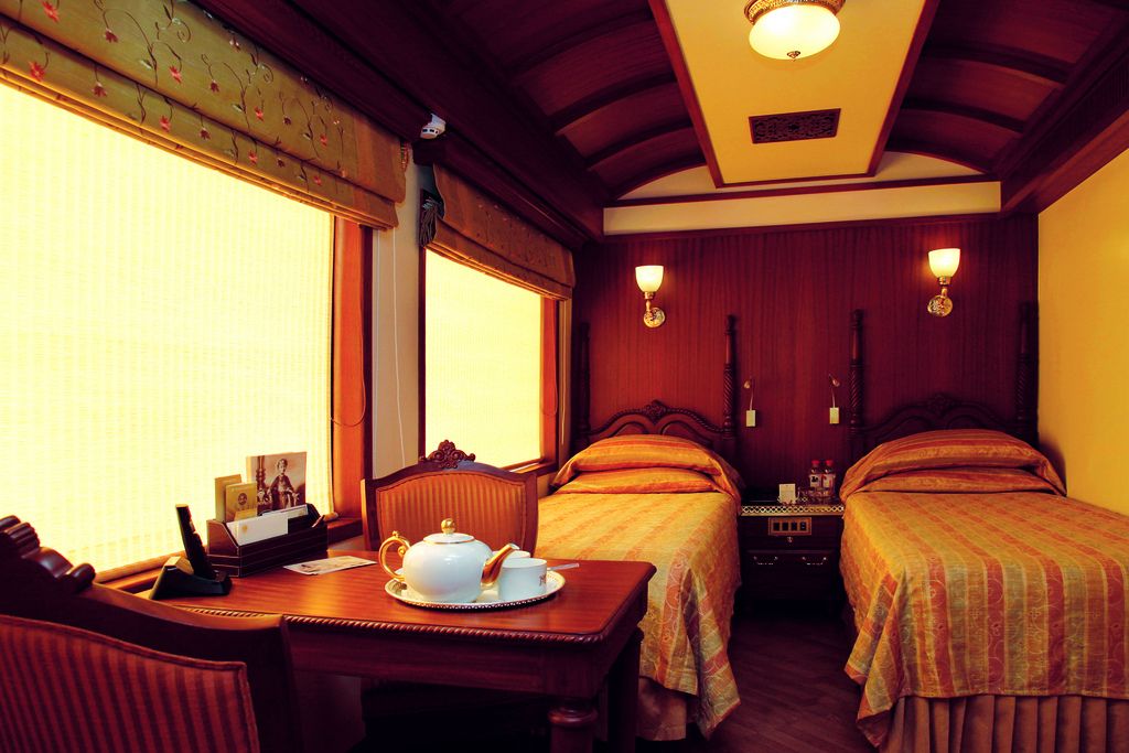 maharaja express7 Maharajas Express   One of the Most Luxurious Trains in World