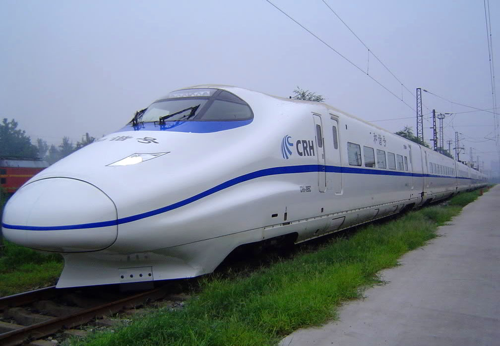 high speed trains2 The Wuhan–Guangzhou High Speed Railway in China ( 350 km/h )