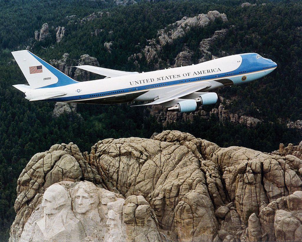 air force one5 Air Force One   The Safest Airplane in the World