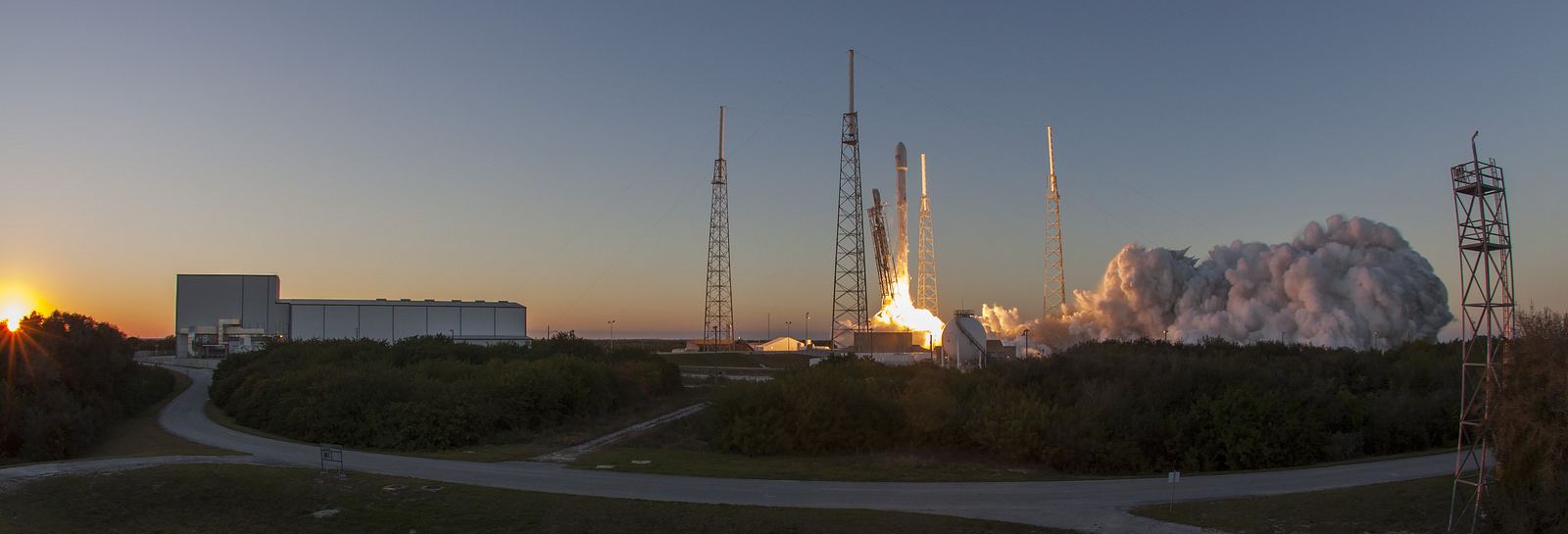 spacex2 Falcon 9 lifted off from SpaceX Launch Complex