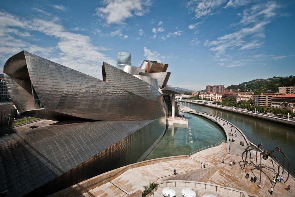 guggenheim museum10 Amazing Building of Guggenheim Museum in Bilbao