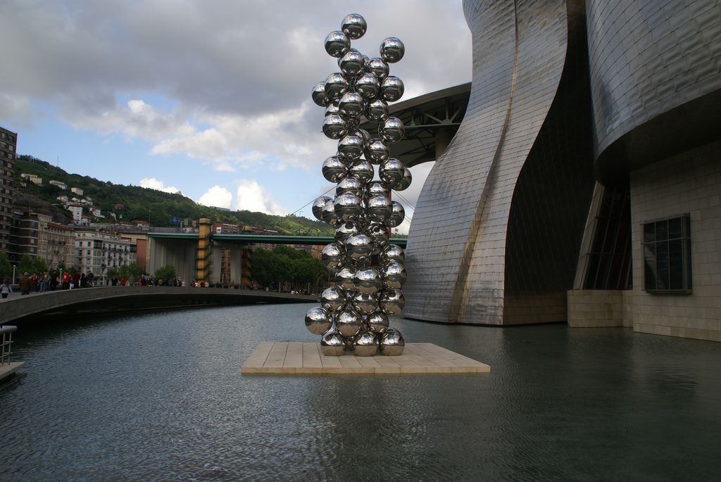 guggenheim museum11 Amazing Building of Guggenheim Museum in Bilbao