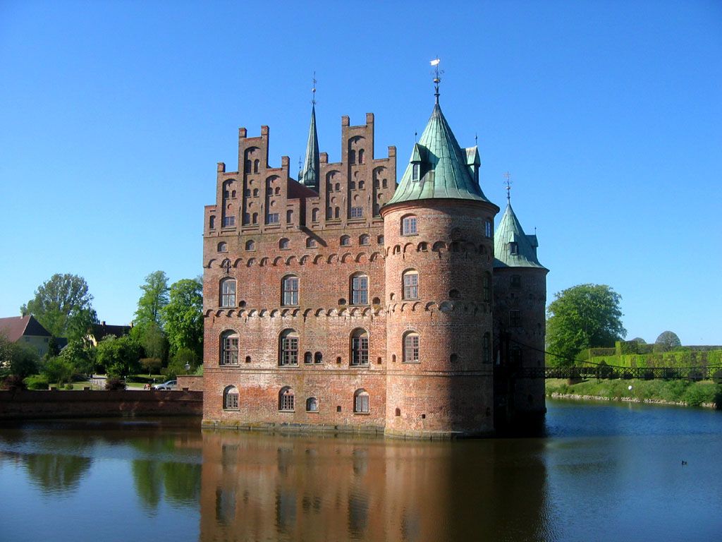 egeskov2 Egeskov Renaissance Water Castle in Denmark