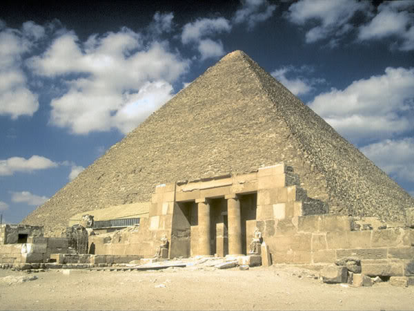 egyptian pyramids10 The Great Pyramids of Giza, Egypt