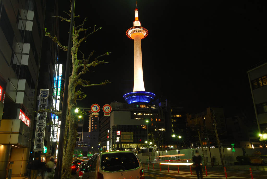 kyoto tower3 Kyoto Tower by Night