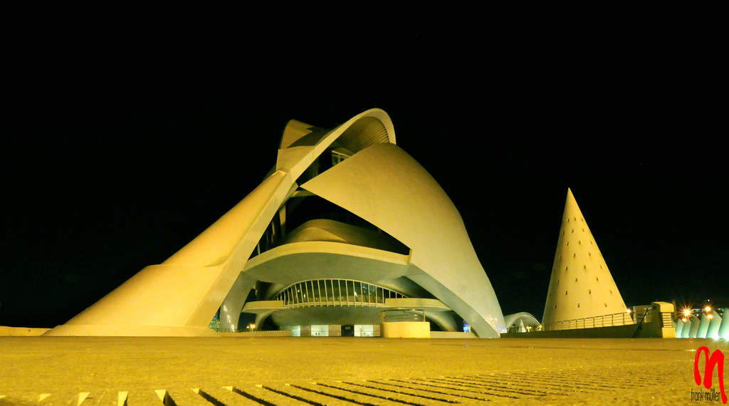 Palace of the Arts Looks like Space Ship palacio artes2 Palace of the Arts Looks like Space Ship