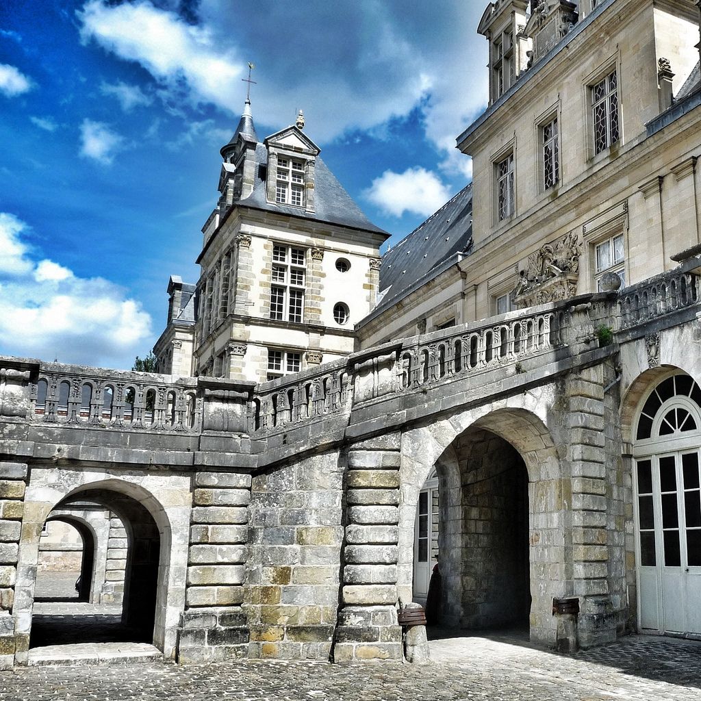 chateau  fontainebleau9 Palace of Fontainebleau   One of the Largest French Royal Chateaux