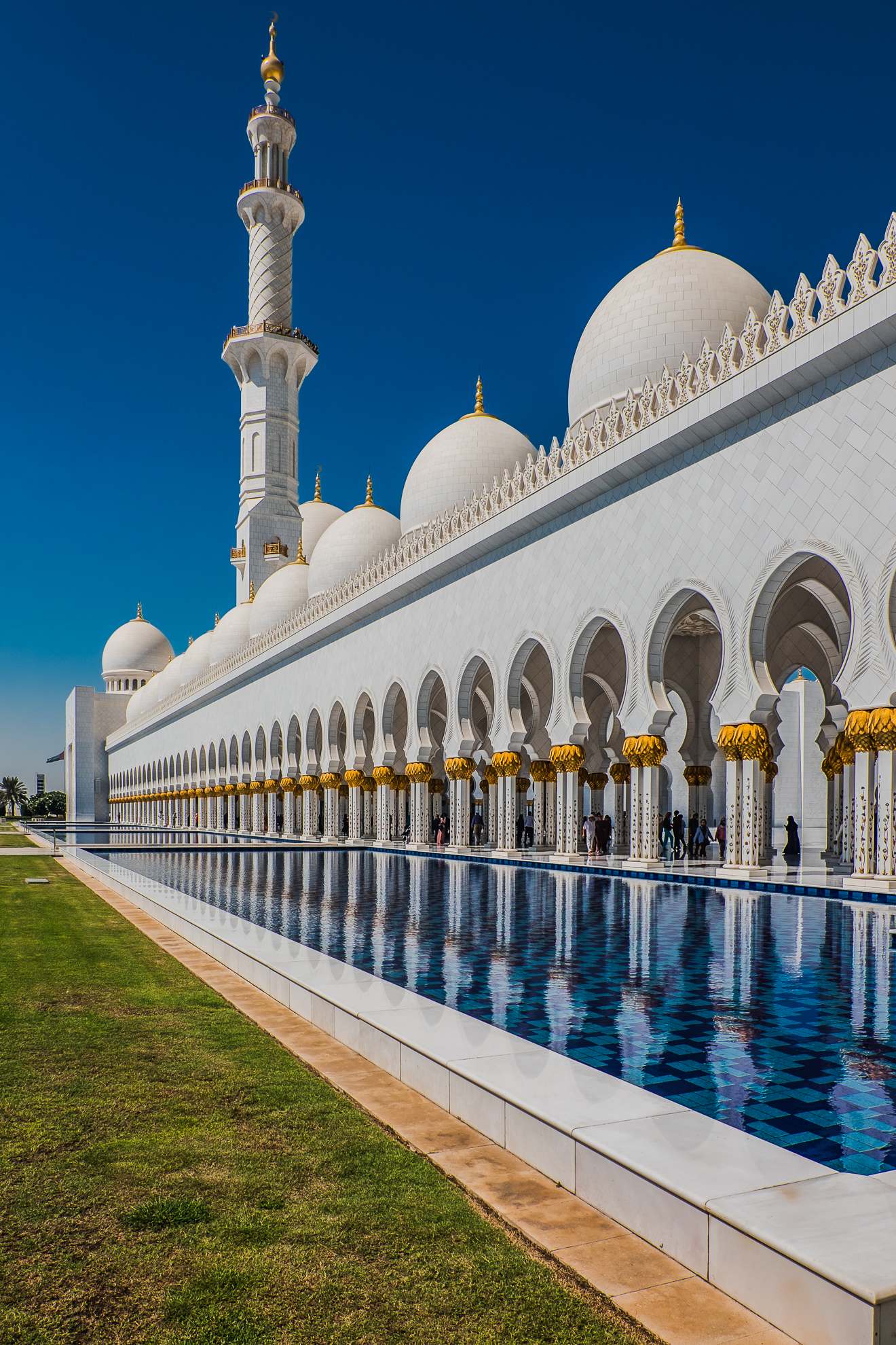 sheikh zayed grand mosque2 Picturesque Sheikh Zayed Grand Mosque in Abu Dhabi