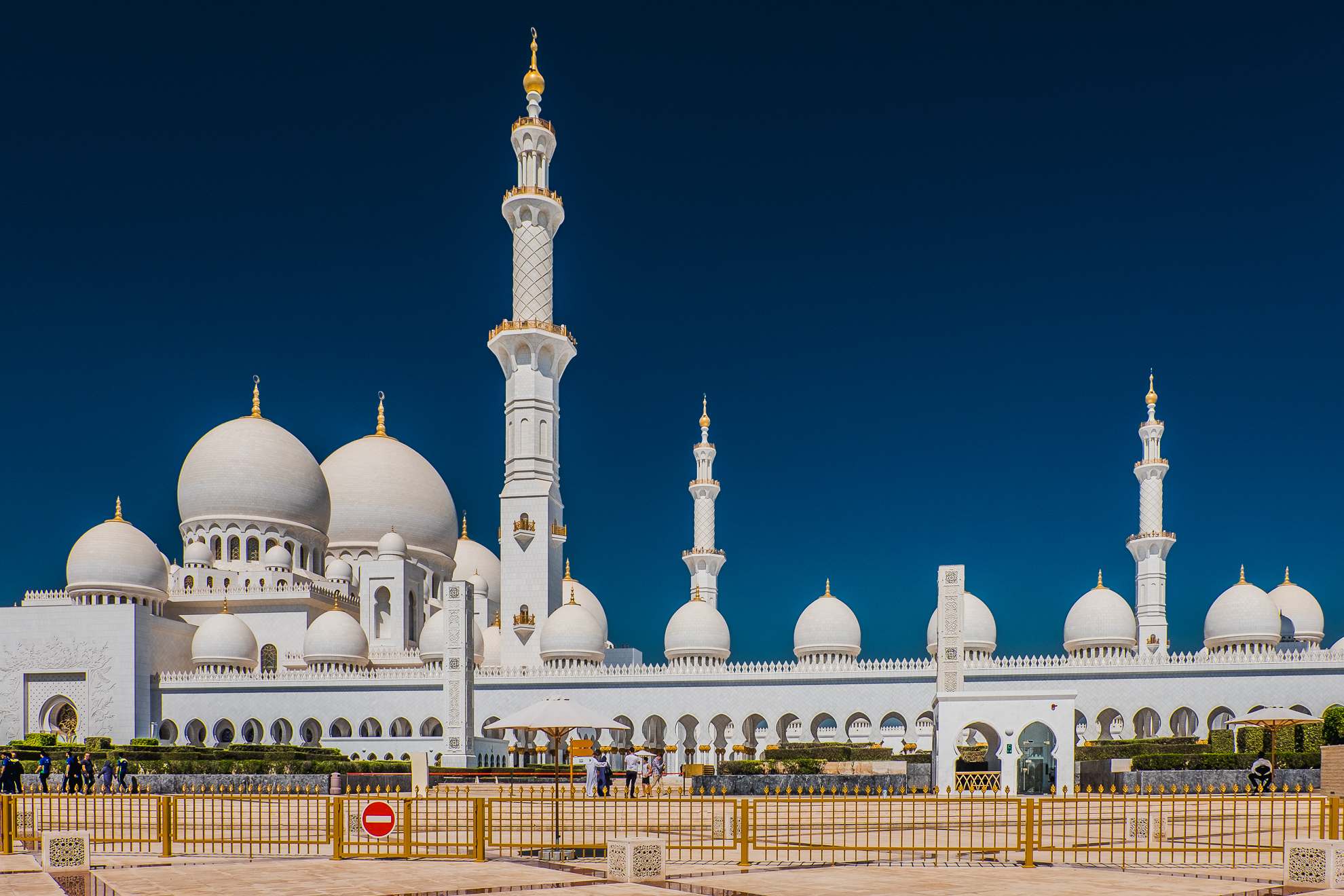 sheikh zayed grand mosque3 Picturesque Sheikh Zayed Grand Mosque in Abu Dhabi