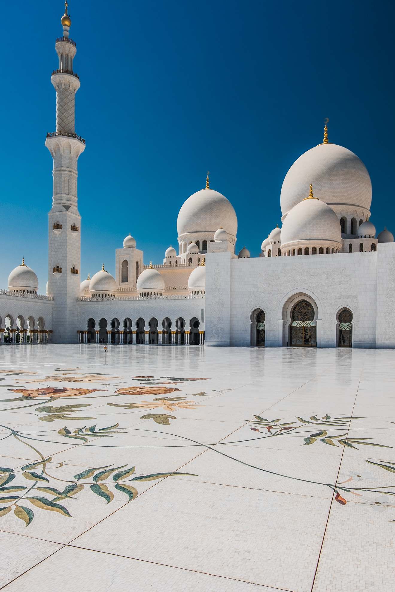 sheikh zayed grand mosque5 Picturesque Sheikh Zayed Grand Mosque in Abu Dhabi