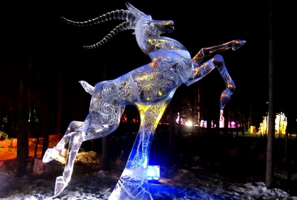 art on ice3 Beautiful Colored Ice Sculptures in Alaska